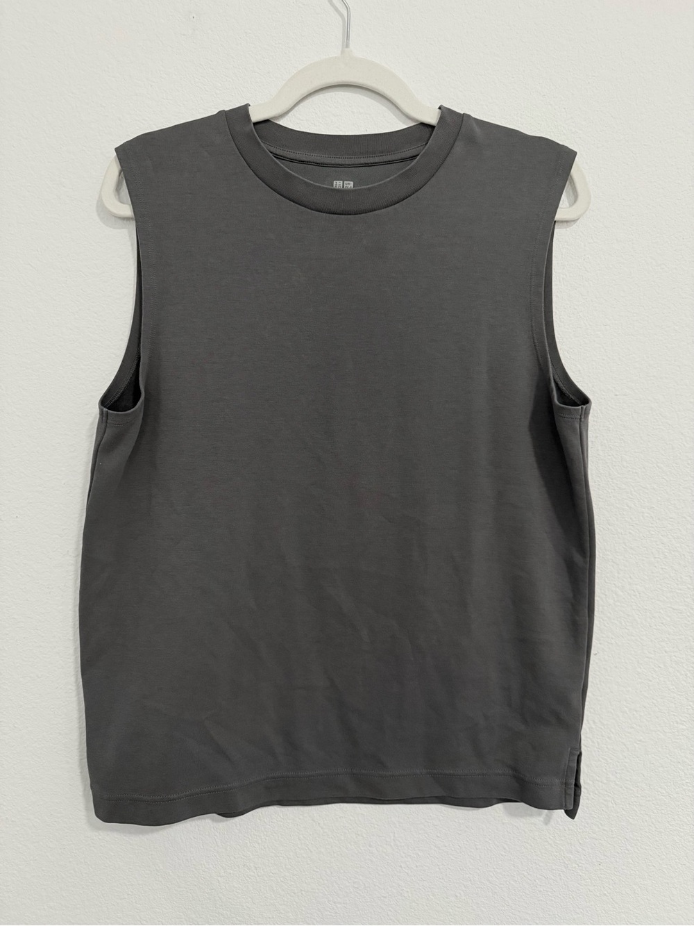 Uniqlo AIRism Men's Sleeveless Crew Tank - Dark Gray